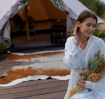 Основные типы глэмпинга: шатры, купола, модульные домики и др.