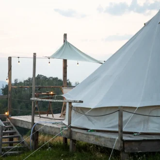 Форматы глэмпинга для корпоративных выездов