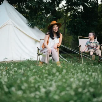 Чем глэмпинг отличается от загородного отеля