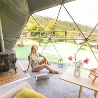 Как глэмпинг помогает «отключиться» от города